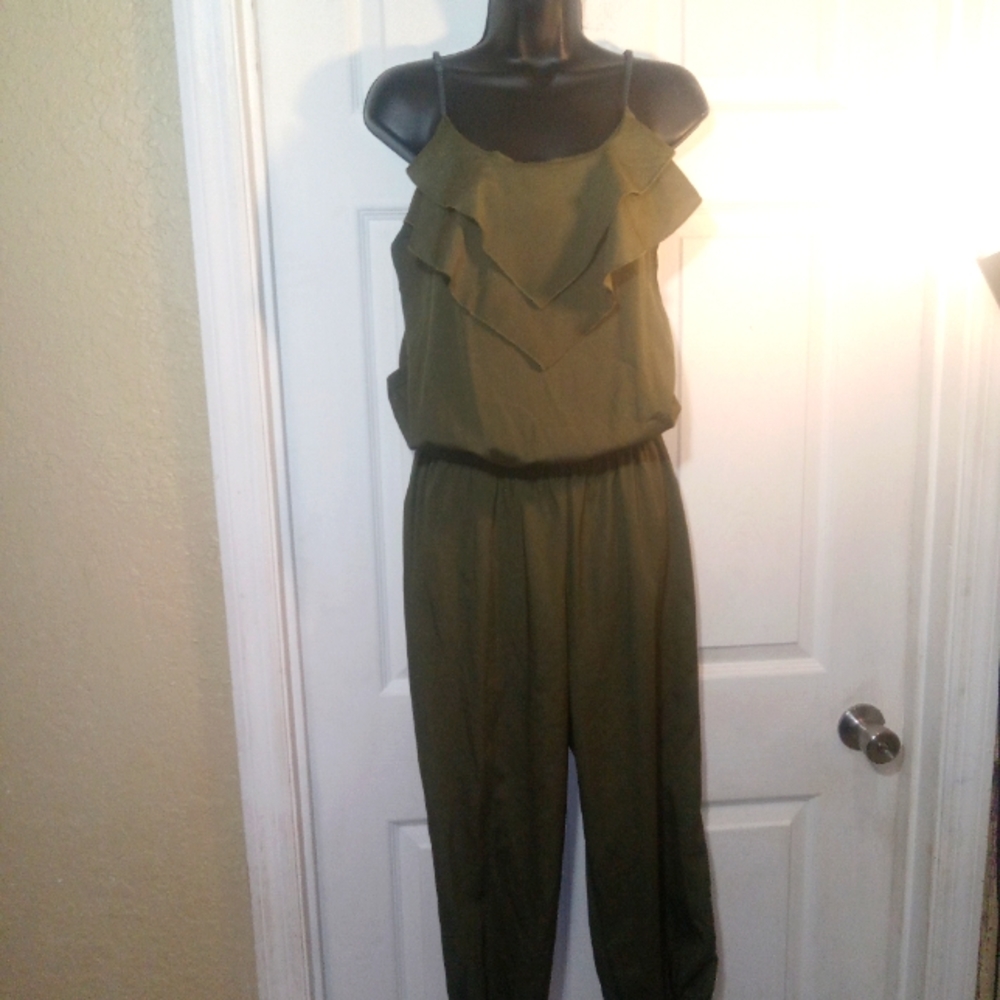 Body Central Women's Army Green Jumpsuit Sz M
